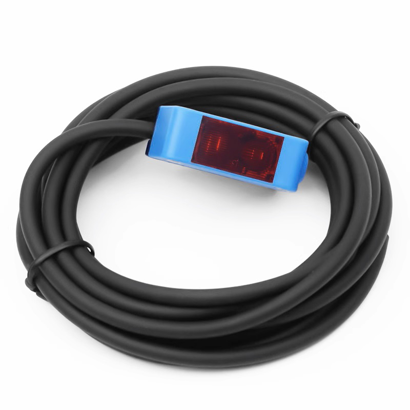 DK-D461 strip photoelectric switch — industrial installation on production line